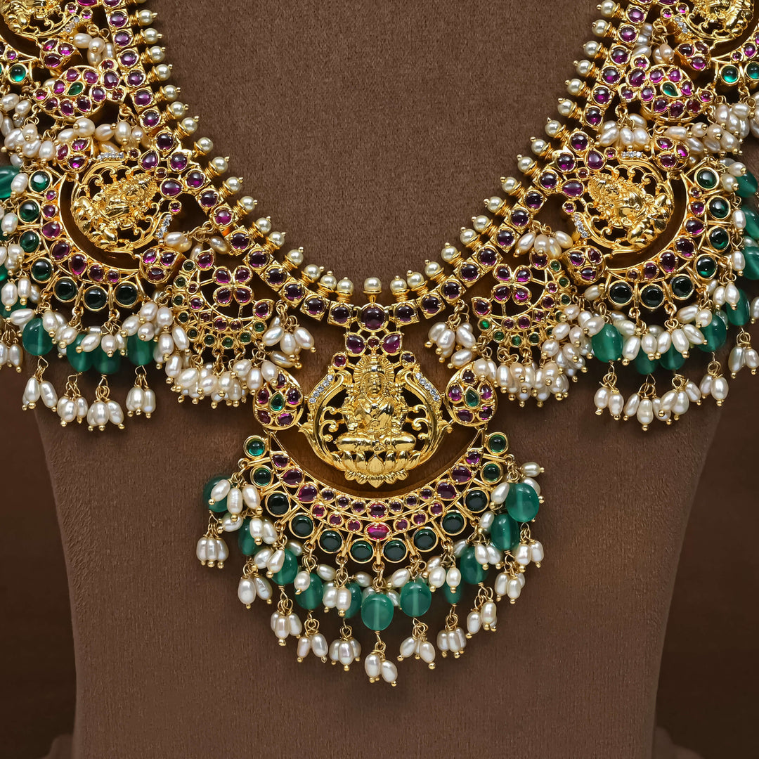 Royal Guttapusal Necklace Set