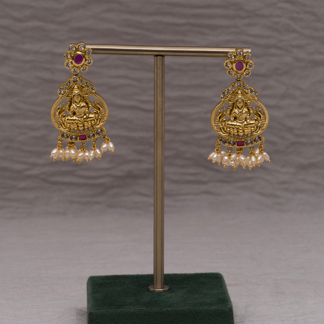 Guttapusal Necklace Set