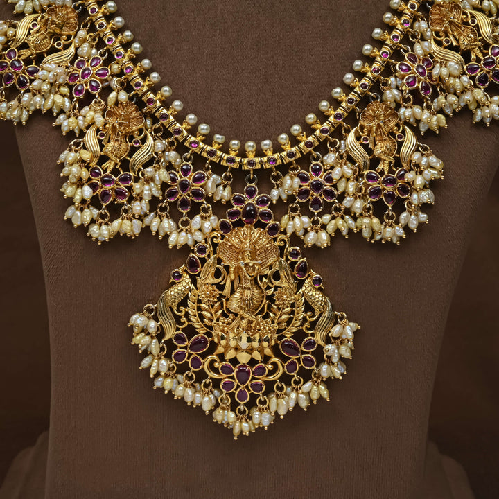 Royal Guttapusal Necklace Set