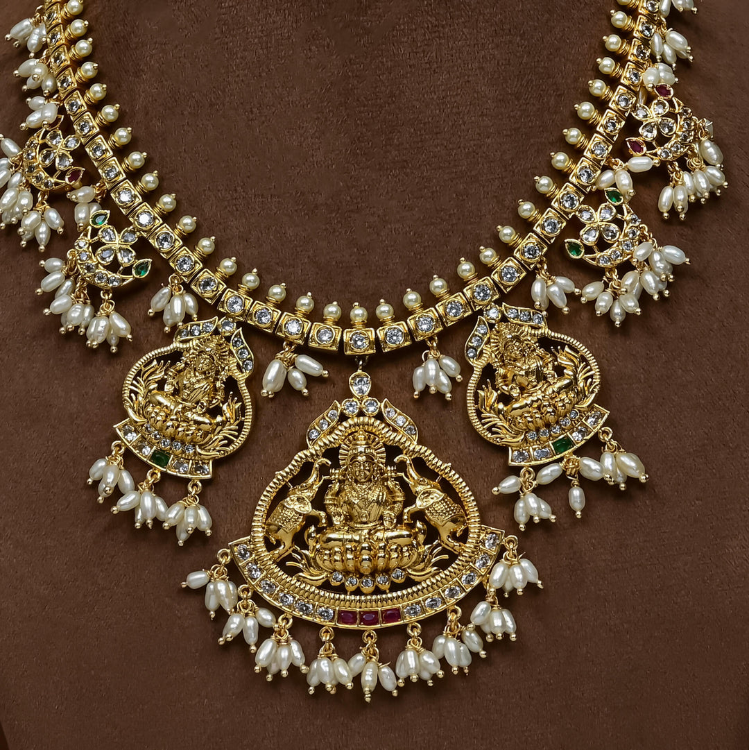 Royal Guttapusal Necklace Set