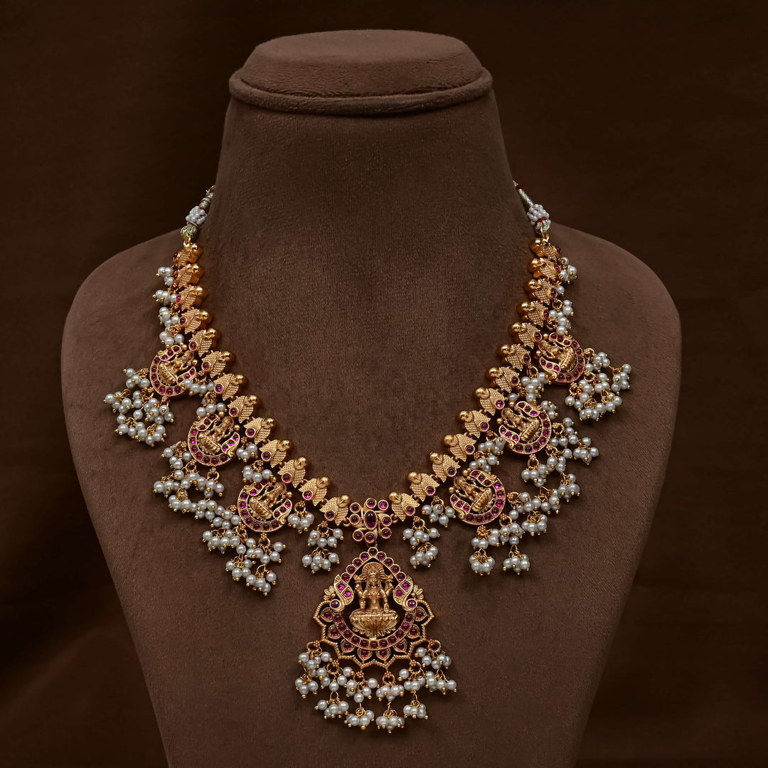 Guttapusal Necklace Set
