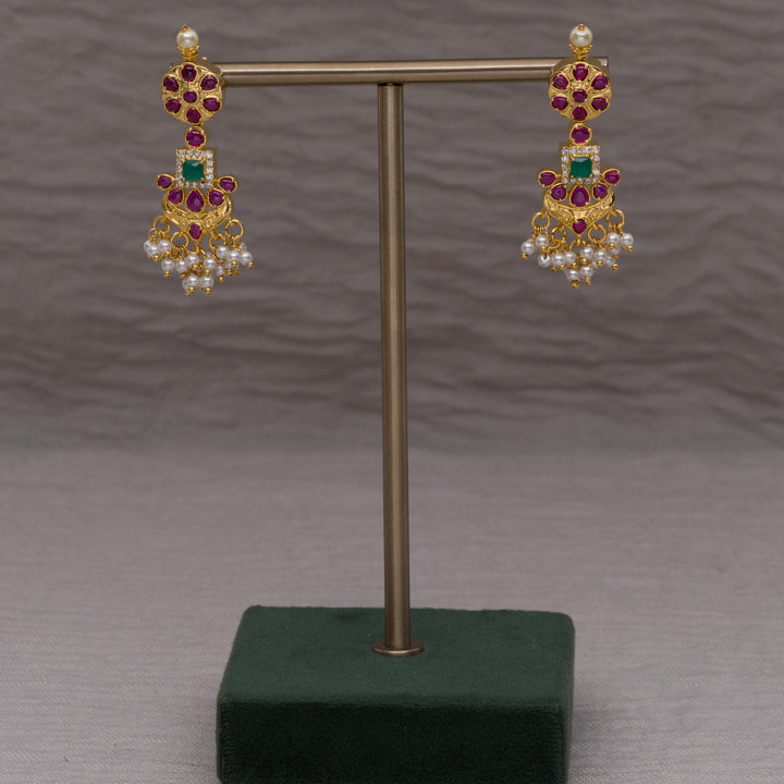 Guttapusal Necklace Set