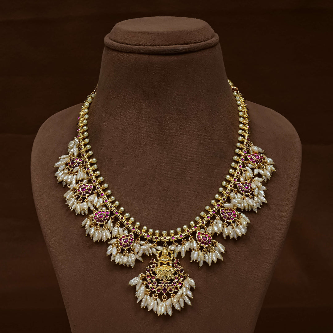 Guttapusal Necklace Set