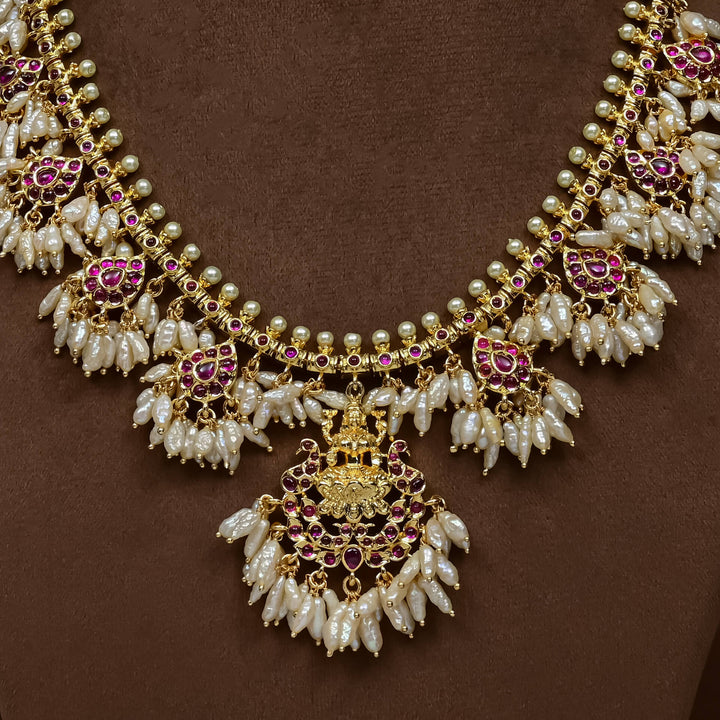 Guttapusal Necklace Set