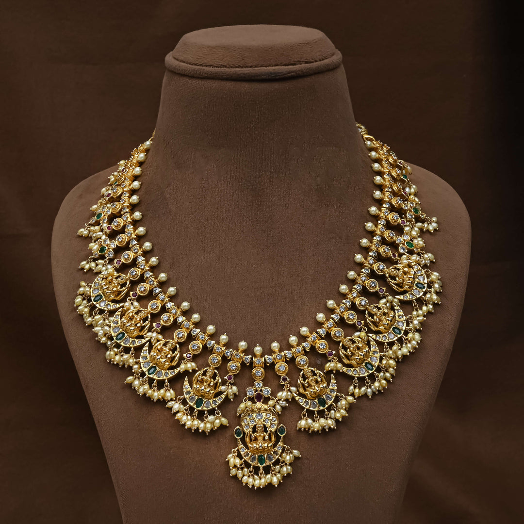Guttapusal Necklace Set