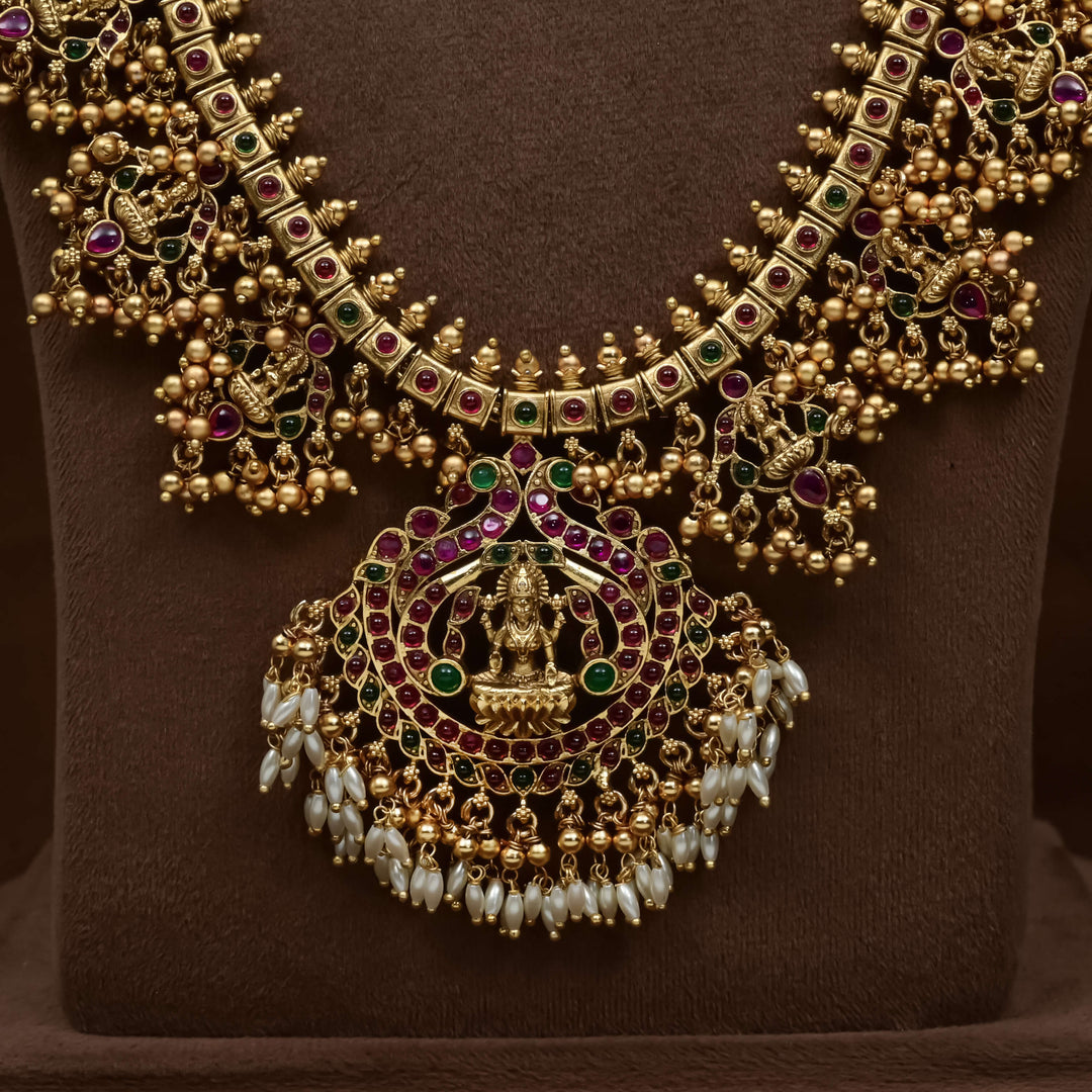 Guttapusal Necklace Set