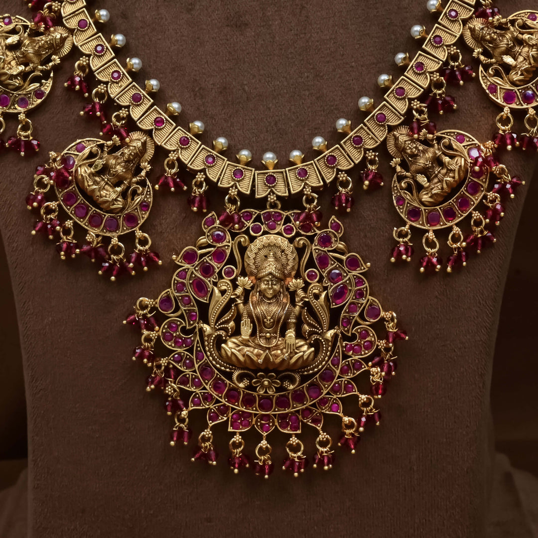 Guttapusal Necklace Set