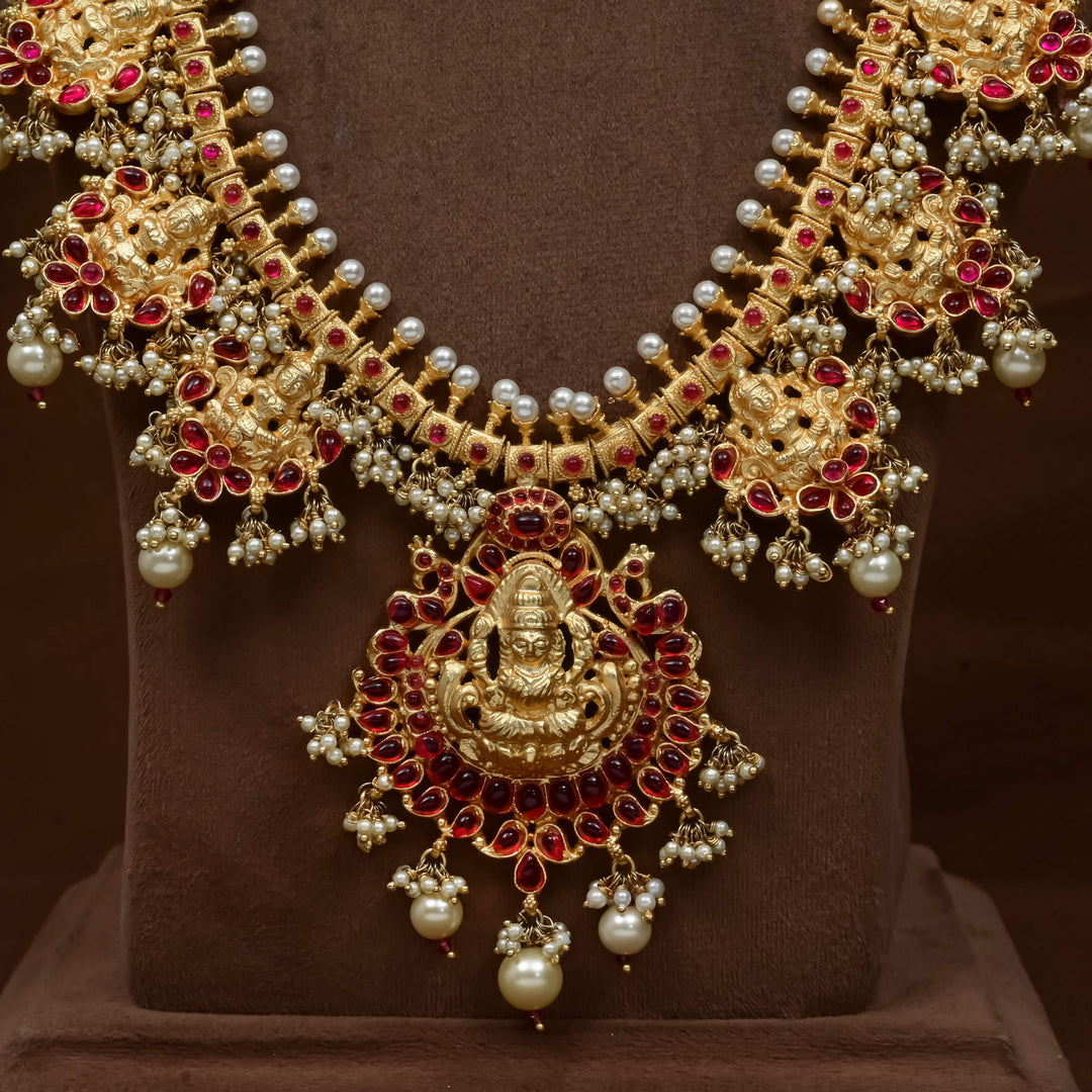 Guttapusal Necklace Set