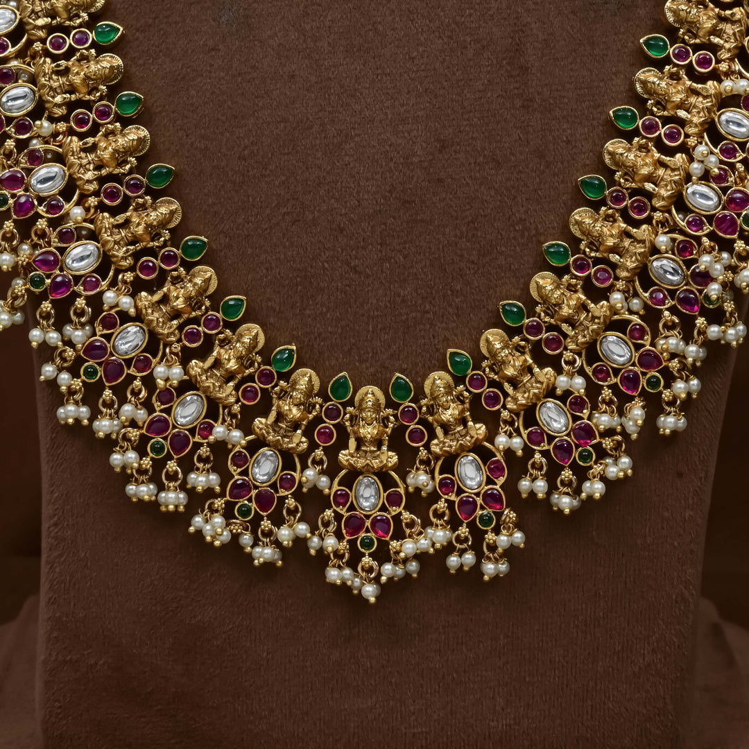 Guttapusal Necklace Set
