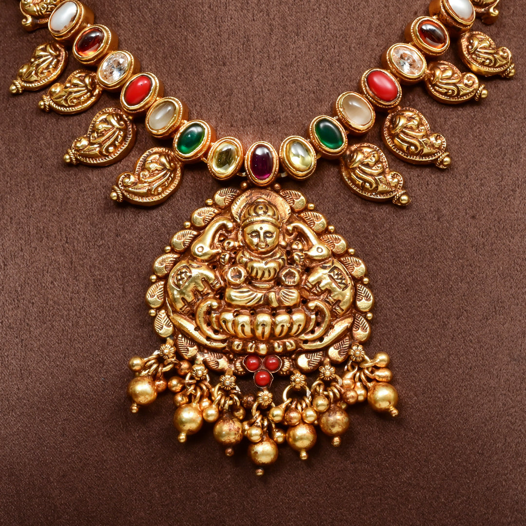 Close-up view of women's traditional 92.5 silver temple navaratnam necklace with intricate heritage craftsmanship by Sri Fine Jewellery Hyderabad (https://srifinejewellery.com)