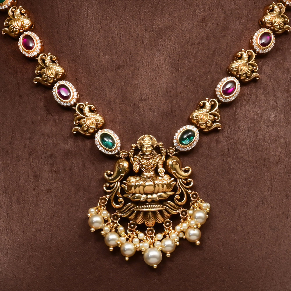 Close-up view of women's traditional 92.5 silver temple necklace with intricate heritage craftsmanship by Sri Fine Jewellery Hyderabad (https://srifinejewellery.com)