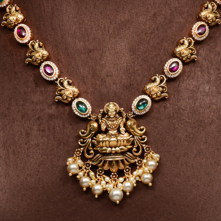 Close-up view of women's traditional 92.5 silver temple necklace with intricate heritage craftsmanship by Sri Fine Jewellery Hyderabad (https://srifinejewellery.com)