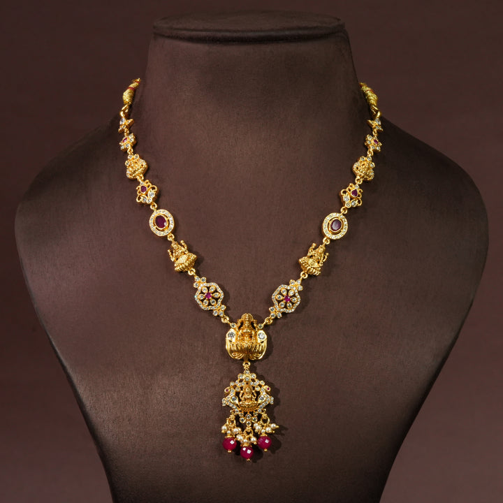 Traditional 92.5 silver temple necklace with ruby stone detailing, intricate heritage motifs, and premium craftsmanship by Sri Fine Jewellery Hyderabad.
(https://srifinejewellery.com)
