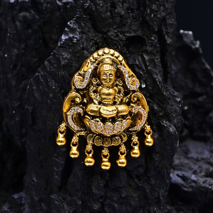 Premium 92.5 silver temple pendant featuring traditional Lakshmi motif, CZ stones, antique finish and intricate handcrafted South Indian design by Sri Fine Jewellery, Hyderabad.
(https://www.srifinejewellery.com)